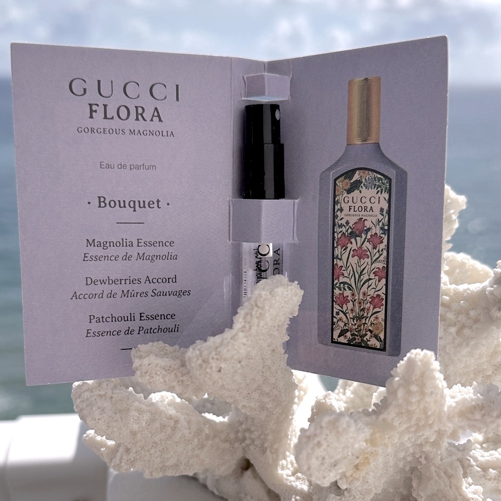 GUCCI NWT GUCCI FLORA Gorgeous Magnolia Perfume Sample with Floral Design